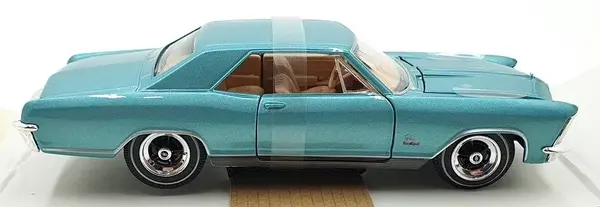 Buick Buick Riviera 1965 - 1:24 - Maisto Buick Buick Riviera 1965 - 1:24 - Maisto