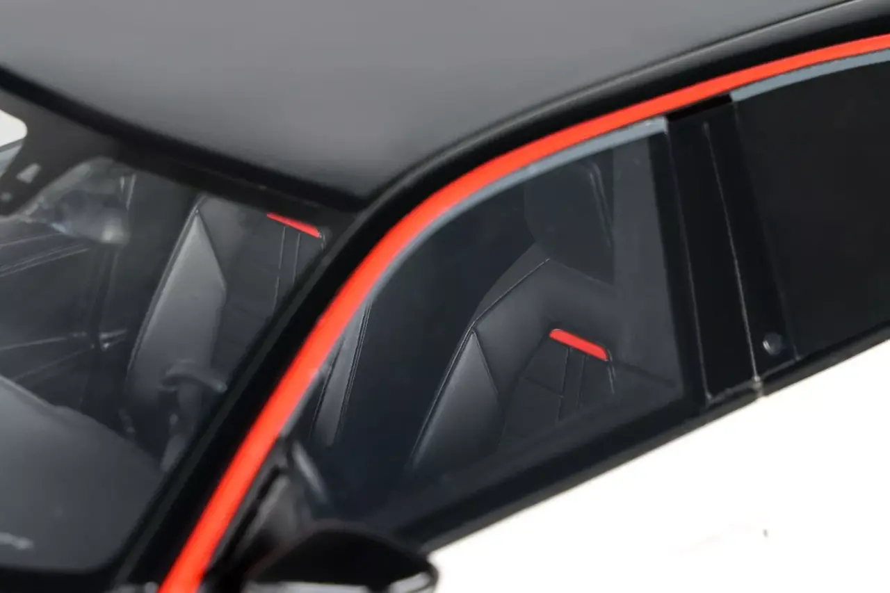 Opel Opel Mokka E-GS Line 2021 - 1:18 - Otto Mobile Models Opel Opel Mokka E-GS Line 2021 - 1:18 - Otto Mobile Models