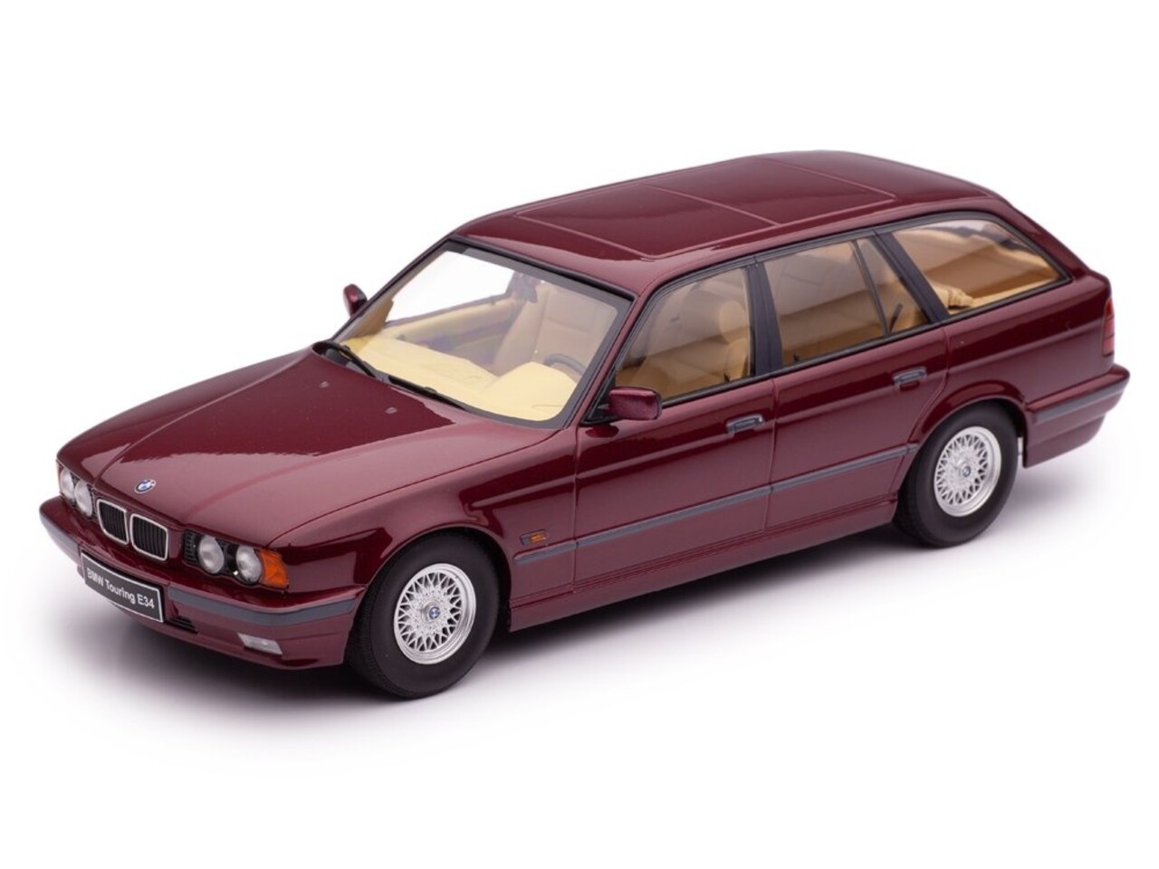 BMW BMW 5-Series Touring E34 1996 - 1:18 - Triple 9 Collection BMW BMW 5-Series Touring E34 1996 - 1:18 - Triple 9 Collection