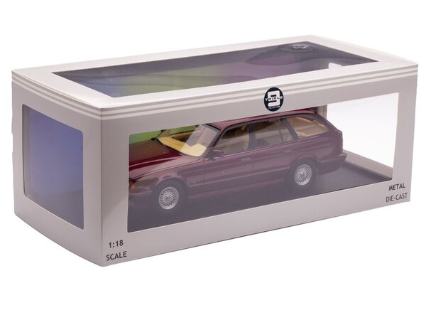 BMW BMW 5-Series Touring E34 1996 - 1:18 - Triple 9 Collection BMW BMW 5-Series Touring E34 1996 - 1:18 - Triple 9 Collection