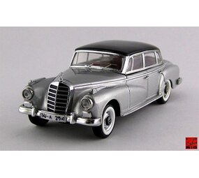 Mercedes-Benz Mercedes-Benz 'Adenauer' 1951 - 1:43 - Rio