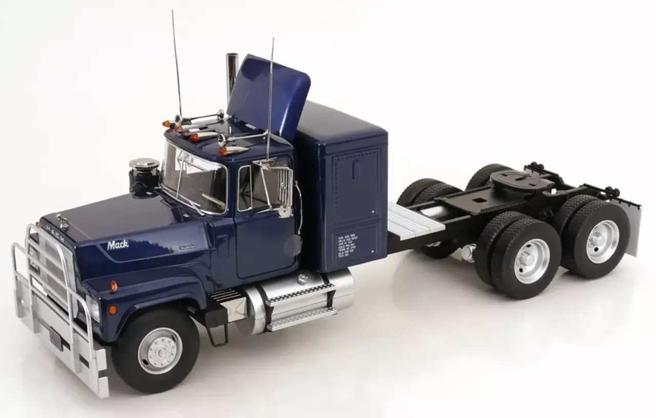 Kenworth Mack RL700L Tractor 6x4 1974 - 1:18 - Road Kings Kenworth Mack RL700L Tractor 6x4 1974 - 1:18 - Road Kings