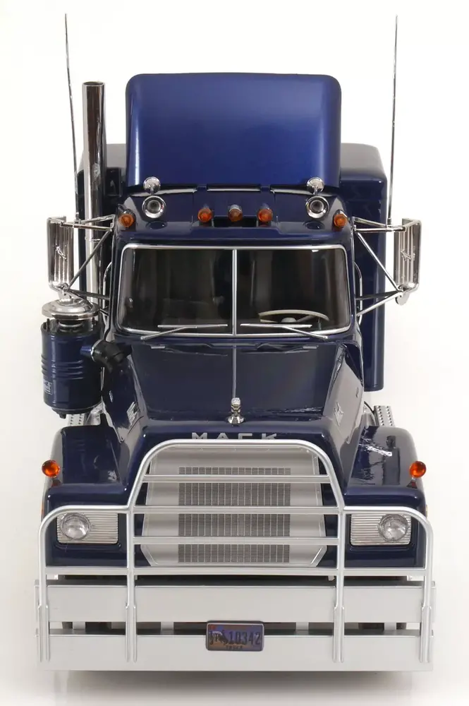 Kenworth Mack RL700L Tractor 6x4 1974 - 1:18 - Road Kings Kenworth Mack RL700L Tractor 6x4 1974 - 1:18 - Road Kings