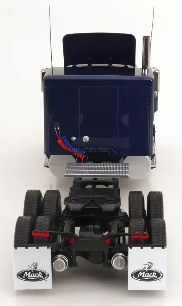 Kenworth Mack RL700L Tractor 6x4 1974 - 1:18 - Road Kings Kenworth Mack RL700L Tractor 6x4 1974 - 1:18 - Road Kings