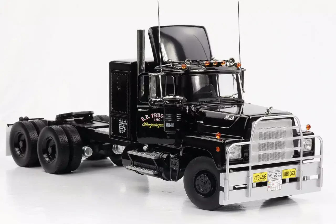 Mack RL700L 1974 - 1:18 - Road Kings