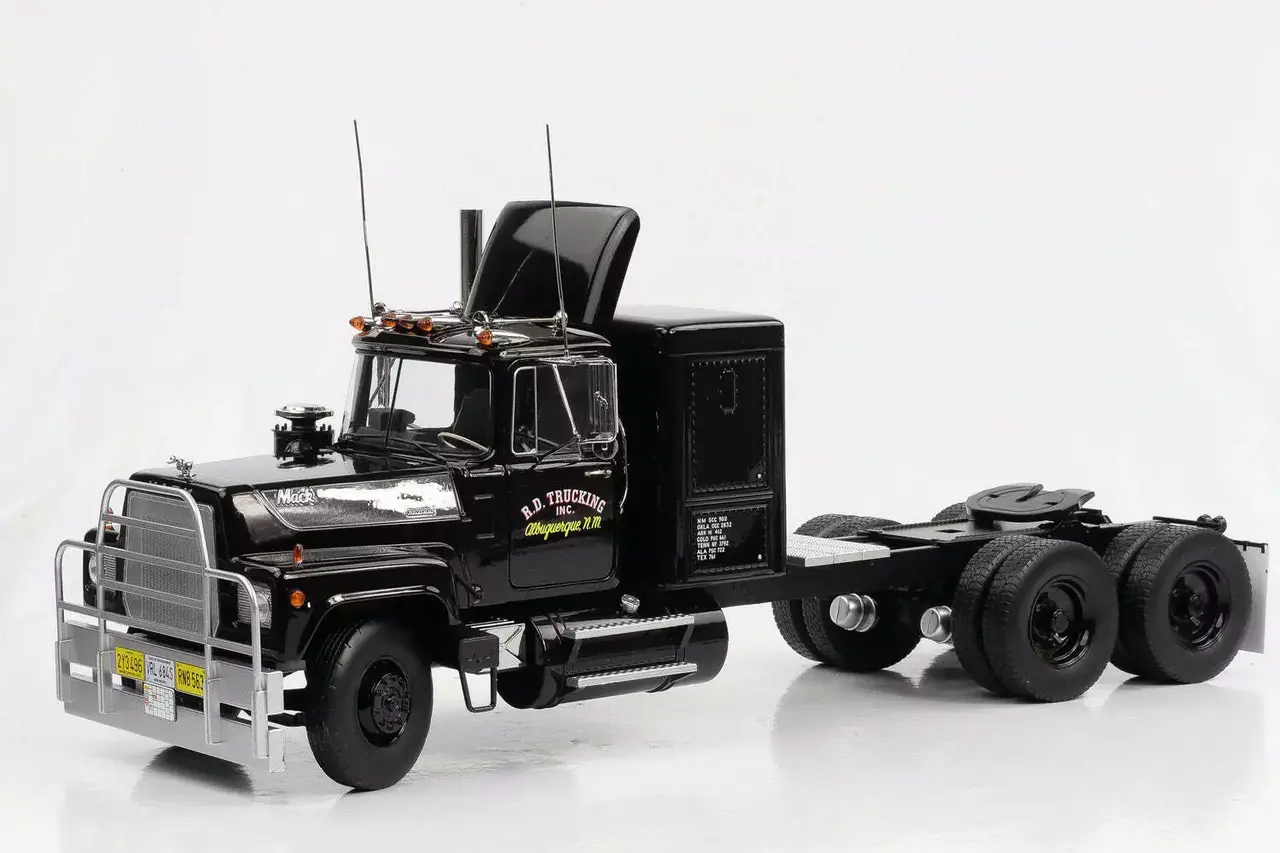 Mack RL700L 1974 - 1:18 - Road Kings