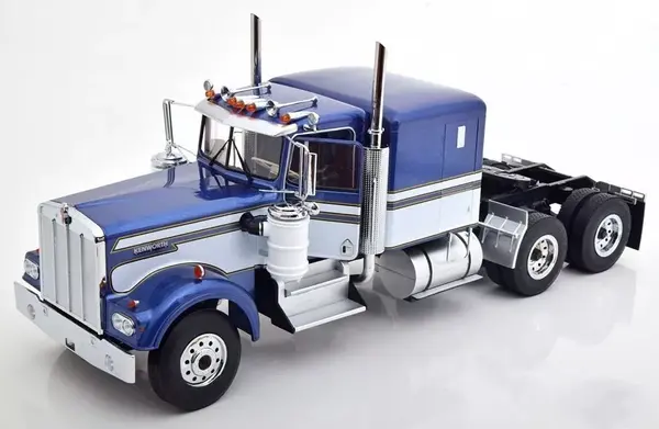 Kenworth Kenworth W900 Tractor 6x4 1989 - 1:18 - Road Kings Kenworth Kenworth W900 Tractor 6x4 1989 - 1:18 - Road Kings