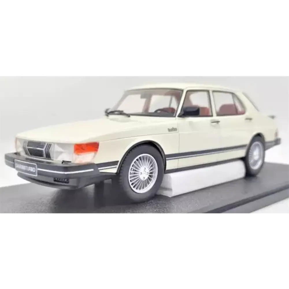 Saab Saab 900 Turbo 4-Door 1981 - 1:18 - Cult Scale Models Saab Saab 900 Turbo 4-Door 1981 - 1:18 - Cult Scale Models