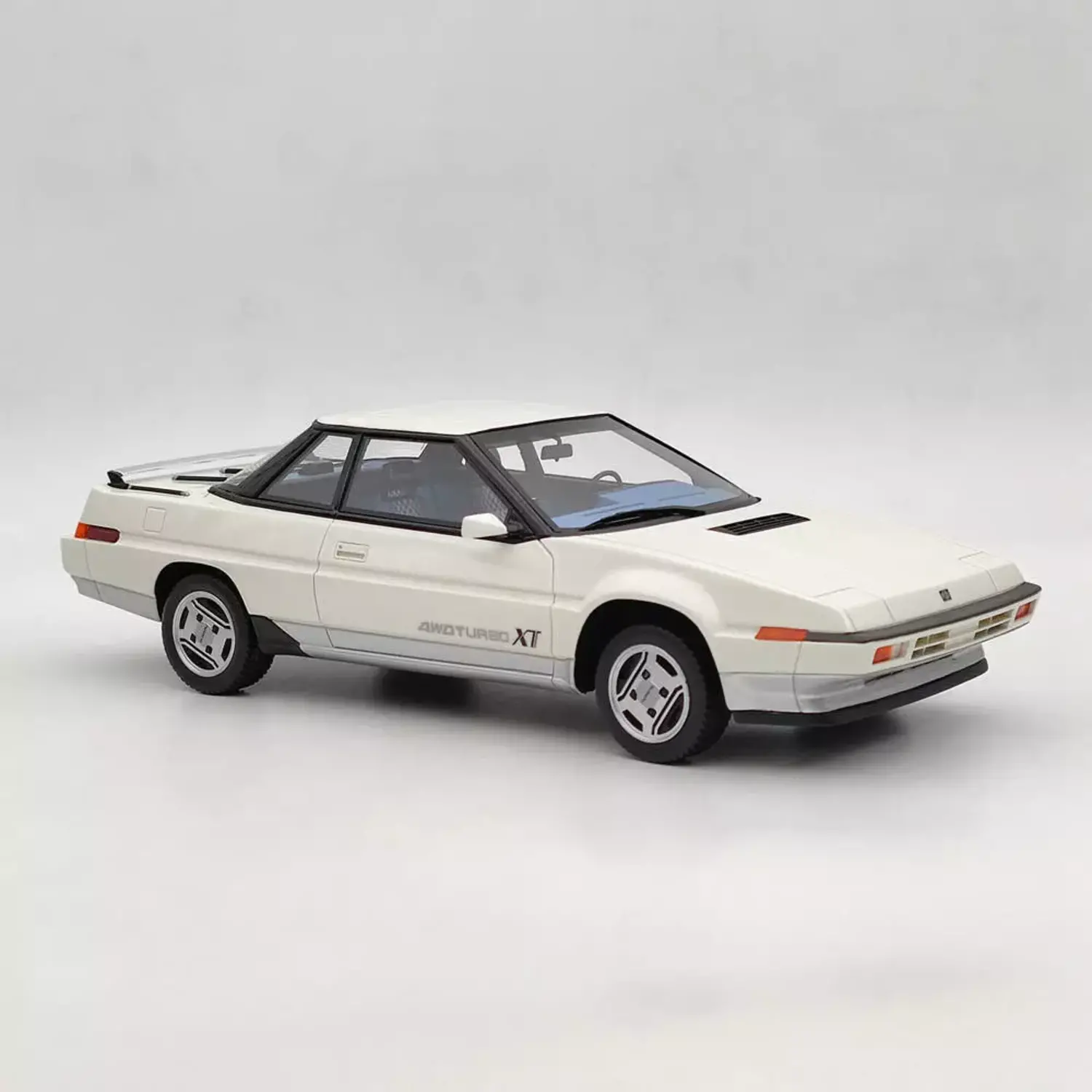 Subaru Forester STI - 1:18 - DNA Collectibles - HMKT