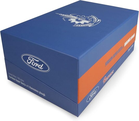 Fordson Fordson Super Dexta + Ransomes Plough - 1:32 - Universal Hobbies