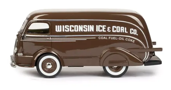 International International D-300 #600 Delivery Van 'Wisconsin Ice & Coal Co.' 1938 - 1:43 - Esval Models International International D-300 #600 Delivery Van 'Wisconsin Ice & Coal Co.' 1938 - 1:43 - Esval Models