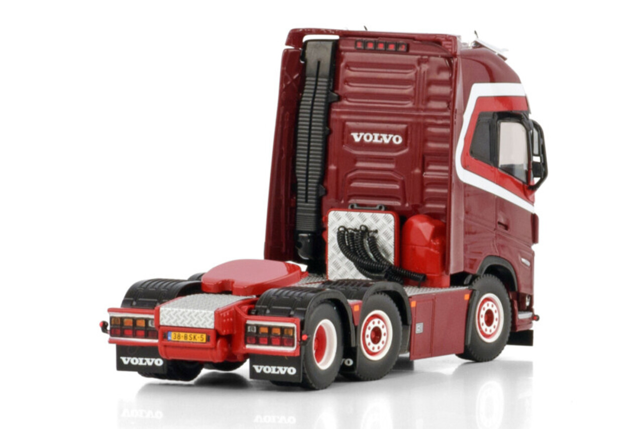 Volvo Volvo FH5 Globetrotter XL Tractor 6x2 Twin Steer 'Kees Verhoef Transport' - 1:50 - WSI Models