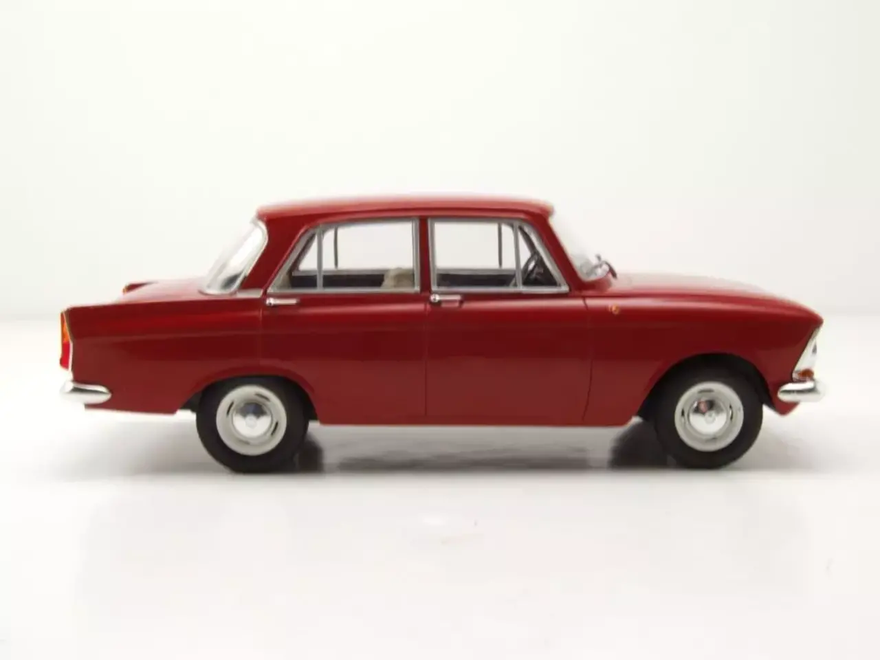 Moskvitch Moskvitsch 408 1966 - 1:24 - Whitebox Moskvitch Moskvitsch 408 1966 - 1:24 - Whitebox