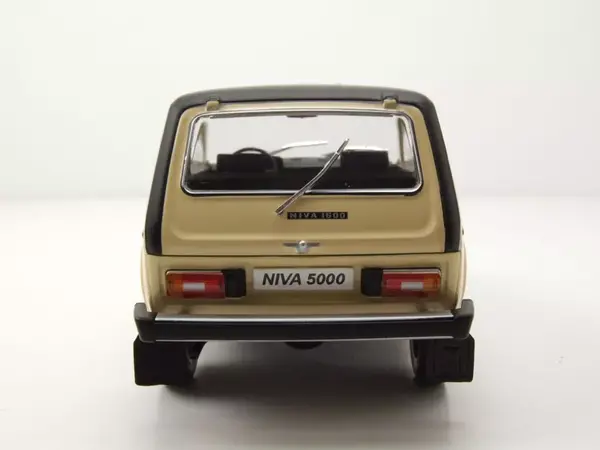 Lada Lada Niva 5000 1980 - 1:24 - Whitebox