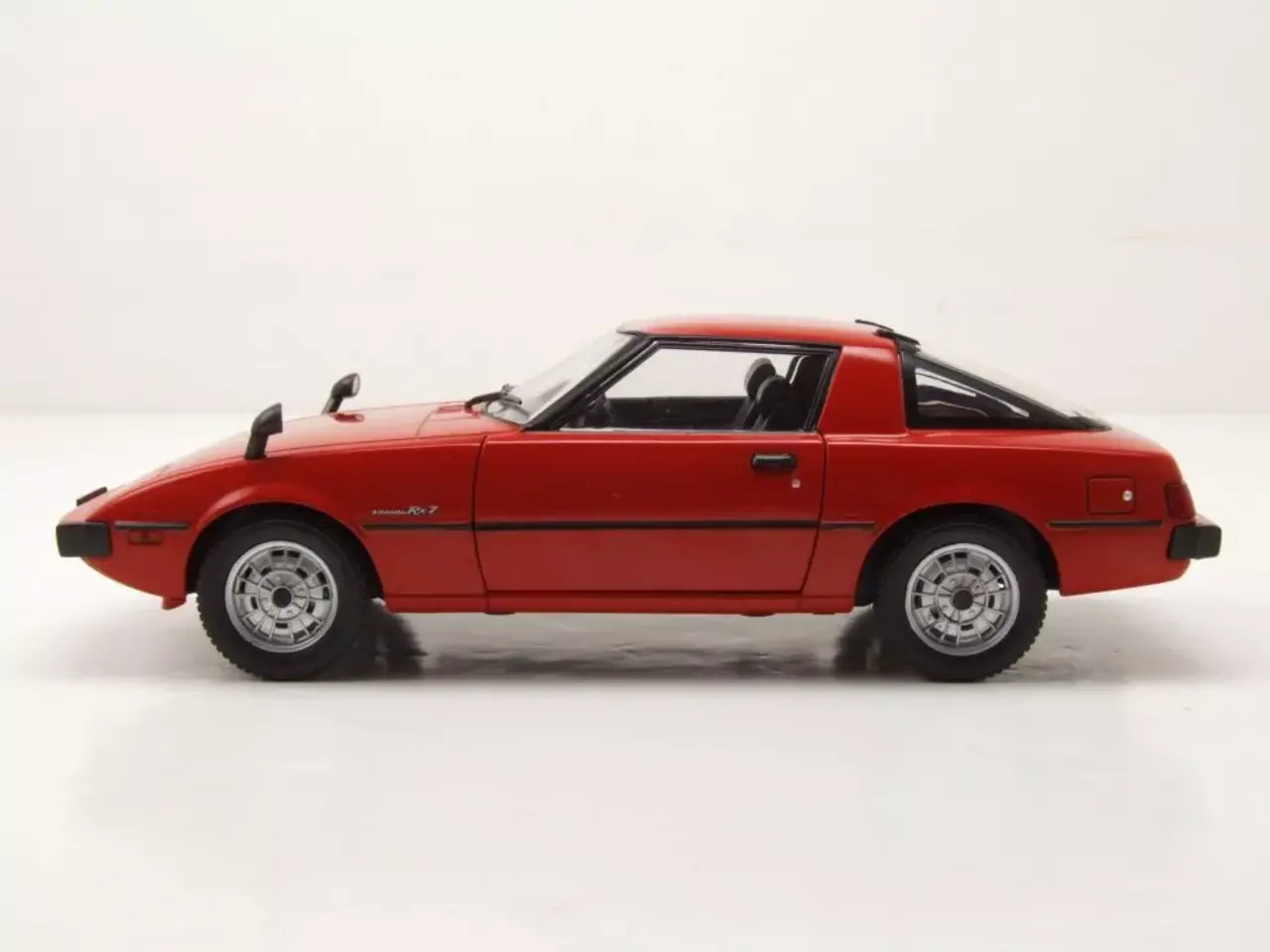 Mazda Mazda RX-7 RHD 1980 - 1:24 - Whitebox Mazda Mazda RX-7 RHD 1980 - 1:24 - Whitebox