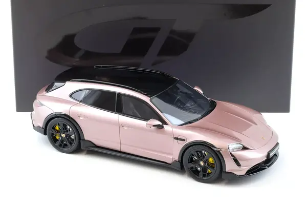 Porsche Porsche Taycan Turbo S Cross Turismo 2022 - 1:18 - GT Spirit Porsche Porsche Taycan Turbo S Cross Turismo 2022 - 1:18 - GT Spirit