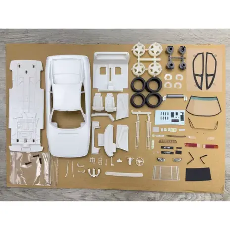 Ferrari Ferrari 348 GTB 1993 (Modelkit) - 1:18 - GT Spirit