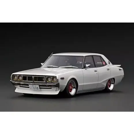 Nissan Nissan Skyline 2000 GT-X (GC110) + L28 Engine - 1:18 - Ignition Model Nissan Nissan Skyline 2000 GT-X (GC110) + L28 Engine - 1:18 - Ignition Model
