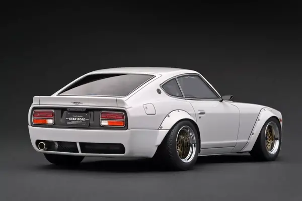 Nissan Nissan Fairlady Z (S30) STAR ROAD - 1:18 - Ignition Model Nissan Nissan Fairlady Z (S30) STAR ROAD - 1:18 - Ignition Model