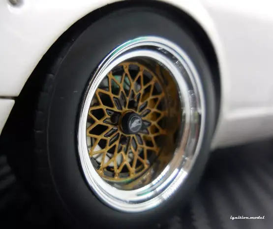 Nissan Nissan Fairlady Z (S30) STAR ROAD - 1:18 - Ignition Model Nissan Nissan Fairlady Z (S30) STAR ROAD - 1:18 - Ignition Model