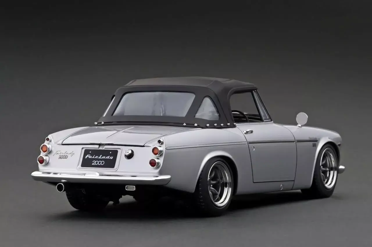 Nissan Datsun Fairlady 2000 (SR311) - 1:18 - Ignition Model