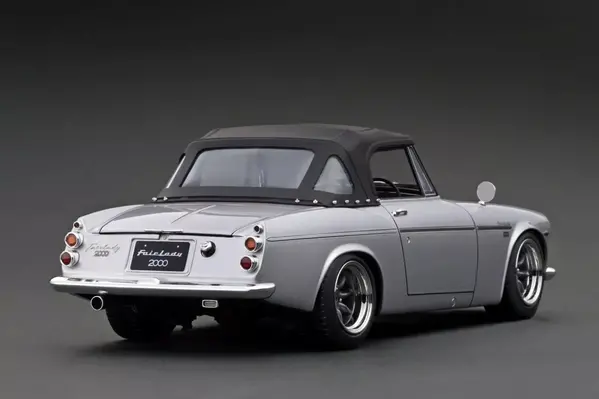 Nissan Datsun Fairlady 2000 (SR311) - 1:18 - Ignition Model