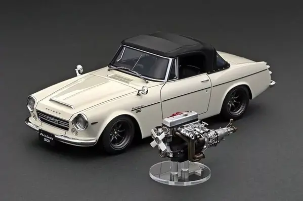 Datsun Datsun Fairlady 2000 (SR311) + U20 Engine/Gearbox - 1:18 - Ignition Model Datsun Datsun Fairlady 2000 (SR311) + U20 Engine/Gearbox - 1:18 - Ignition Model