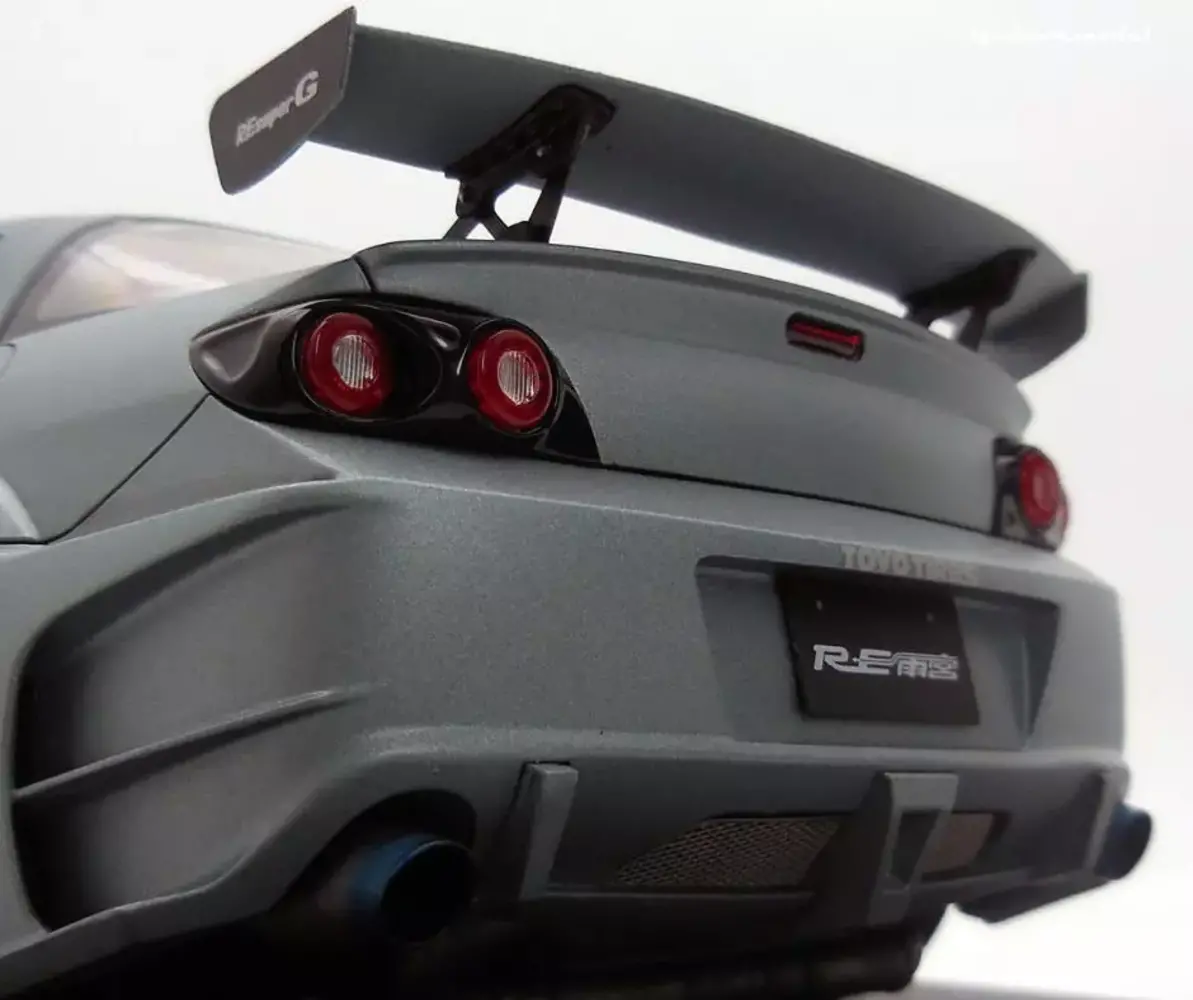 Mazda Mazda RX-8 (SE3P) RE Amemiya - 1:18 - Ignition Model Mazda Mazda RX-8 (SE3P) RE Amemiya - 1:18 - Ignition Model