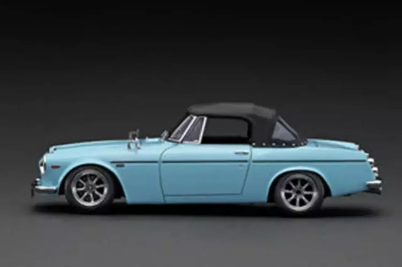 Datsun Datsun Fairlady 2000 (SR311) - 1:18 - Ignition Model Datsun Datsun Fairlady 2000 (SR311) - 1:18 - Ignition Model