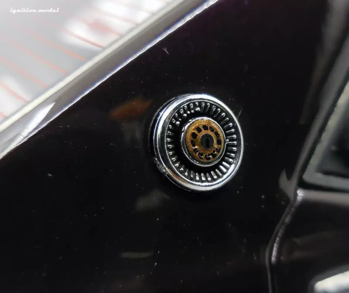 Nissan Nissan Skyline 2000 GT-X (GC110) - 1:18 - Ignition Model