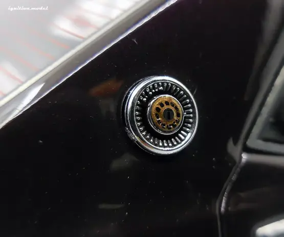 Nissan Nissan Skyline 2000 GT-X (GC110) - 1:18 - Ignition Model