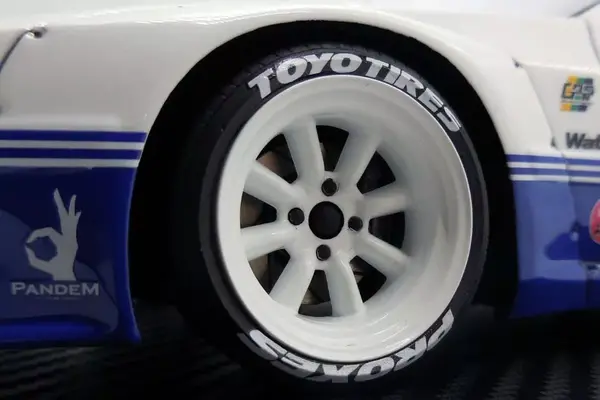 Mazda Mazda Pandem RX-7 (FC3S) - 1:18 - Ignition Model Mazda Mazda Pandem RX-7 (FC3S) - 1:18 - Ignition Model