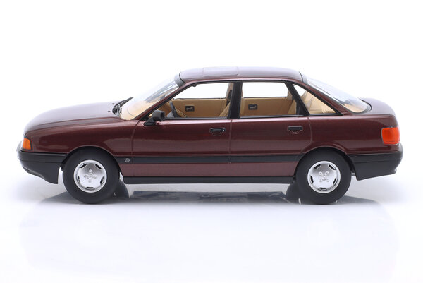 Audi Audi 80 B3 1989 - 1:18 - Triple 9 Collection Audi Audi 80 B3 1989 - 1:18 - Triple 9 Collection