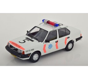 Volvo Volvo 340 Dutch Police 1987 - 1:18 - Triple 9 Collection Volvo Volvo 340 Dutch Police 1987 - 1:18 - Triple 9 Collection