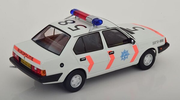 Volvo Volvo 340 Dutch Police 1987 - 1:18 - Triple 9 Collection Volvo Volvo 340 Dutch Police 1987 - 1:18 - Triple 9 Collection