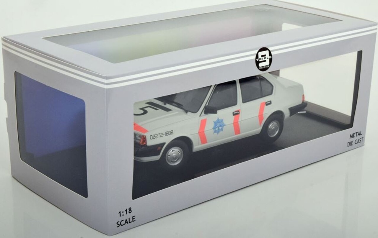 Volvo Volvo 340 Dutch Police 1987 - 1:18 - Triple 9 Collection Volvo Volvo 340 Dutch Police 1987 - 1:18 - Triple 9 Collection