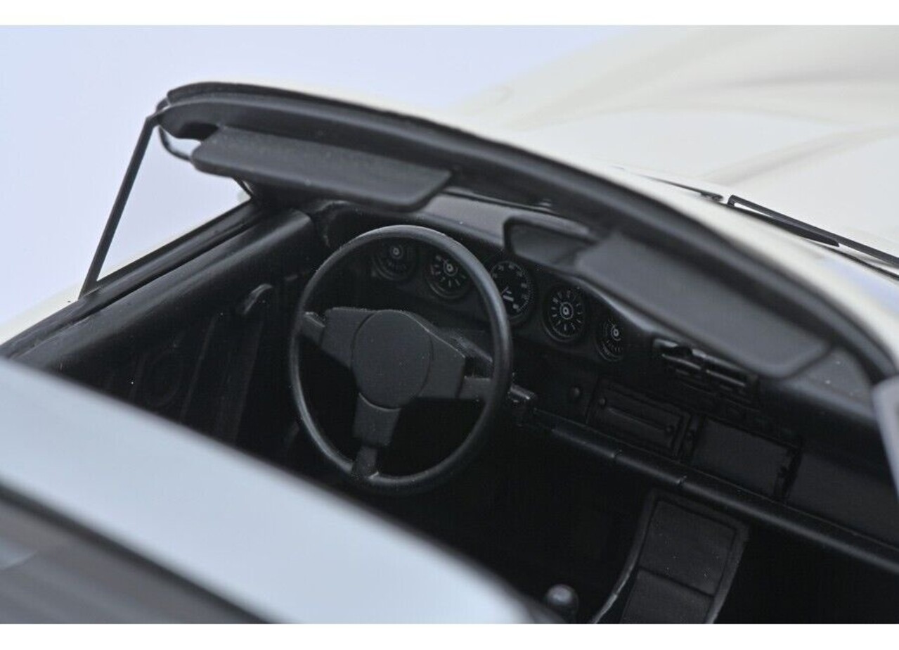 Porsche Porsche 911 Targa 1977 - 1:18 - Schuco