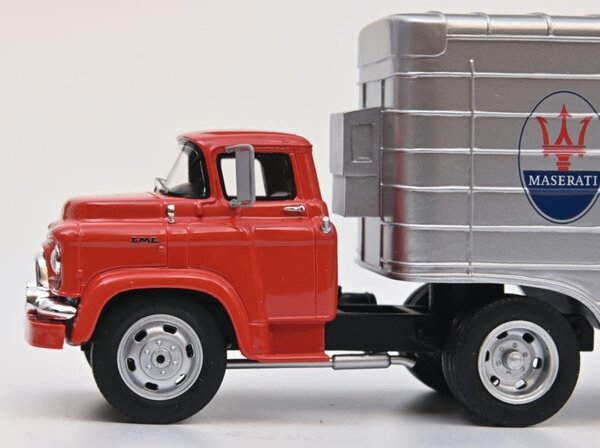 GMC GMC Tractor 4x2 + Car Transporter Trailer Team John Edgar Inc. L.A. California Maserati Race Cars 1950 - 1:43- Schuco