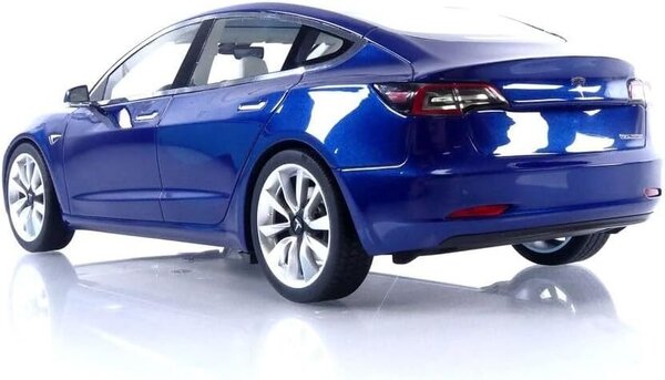 Tesla Tesla Model 3 - 1:18 - LS Collectibles Tesla Tesla Model 3 - 1:18 - LS Collectibles