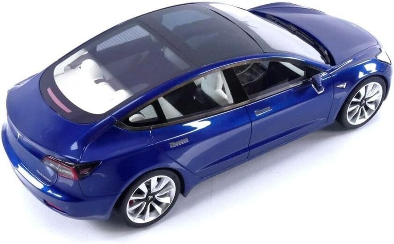 Tesla Tesla Model 3 - 1:18 - LS Collectibles Tesla Tesla Model 3 - 1:18 - LS Collectibles