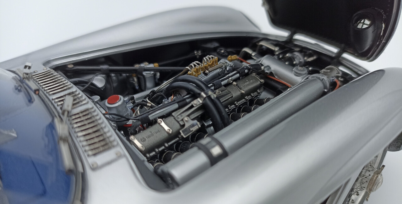 Mercedes-Benz Mercedes-Benz 300 SLR Uhlenhaut Coupé #T1 RAC Tourist Trophy 1955 - 1:18 - CMC Mercedes-Benz Mercedes-Benz 300 SLR Uhlenhaut Coupé #T1 RAC Tourist Trophy 1955 - 1:18 - CMC