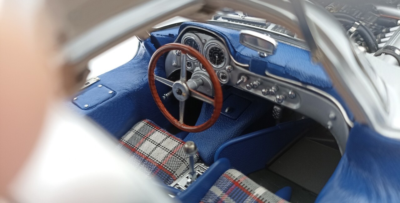 Mercedes-Benz Mercedes-Benz 300 SLR Uhlenhaut Coupé #T1 RAC Tourist Trophy 1955 - 1:18 - CMC Mercedes-Benz Mercedes-Benz 300 SLR Uhlenhaut Coupé #T1 RAC Tourist Trophy 1955 - 1:18 - CMC