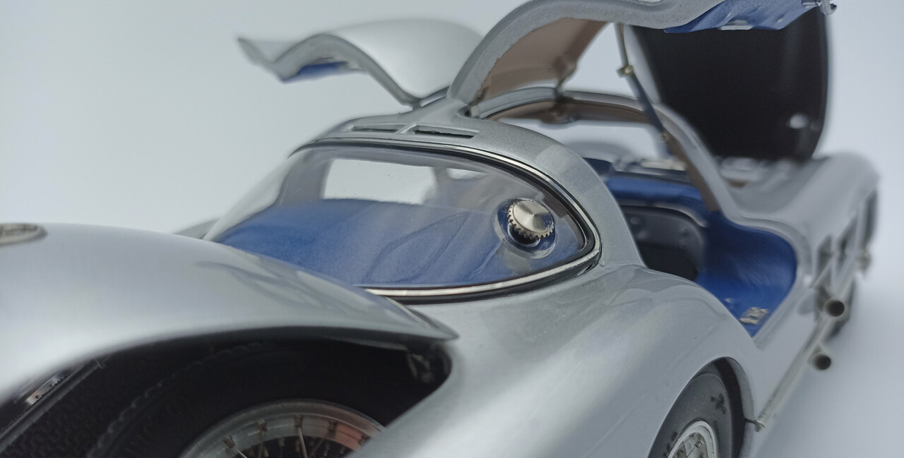 Mercedes-Benz Mercedes-Benz 300 SLR Uhlenhaut Coupé #T1 RAC Tourist Trophy 1955 - 1:18 - CMC Mercedes-Benz Mercedes-Benz 300 SLR Uhlenhaut Coupé #T1 RAC Tourist Trophy 1955 - 1:18 - CMC