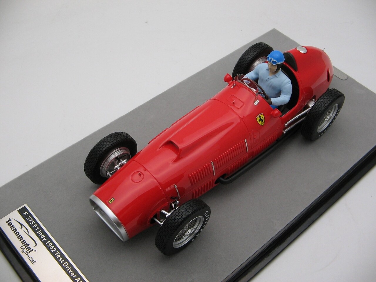 Formule 1 Ferrari 375 F1 Indy Test 1952 (Driver: Alberto Ascari) - 1:18 - Tecnomodel Mythos Formule 1 Ferrari 375 F1 Indy Test 1952 (Driver: Alberto Ascari) - 1:18 - Tecnomodel Mythos