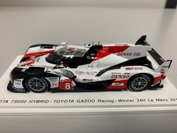 TOYOTA recorre TS050 Hybrid