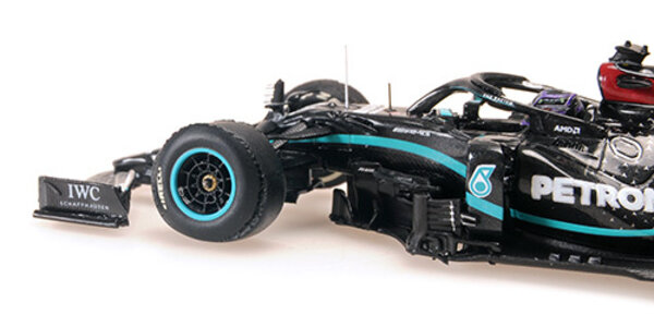 Formule 1 Mercedes-AMG Petronas F1 Team W11 EQ Perf. #44  1st British GP 2020, Flat Tyre - 1:43 - Minichamps Formule 1 Mercedes-AMG Petronas F1 Team W11 EQ Perf. #44  1st British GP 2020, Flat Tyre - 1:43 - Minichamps