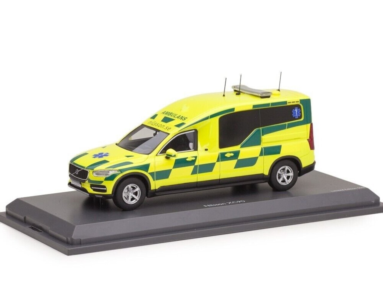 Volvo Nilsson XC90 Ambulance 'Sweden' - 1:43 - Schuco Volvo Nilsson XC90 Ambulance 'Sweden' - 1:43 - Schuco