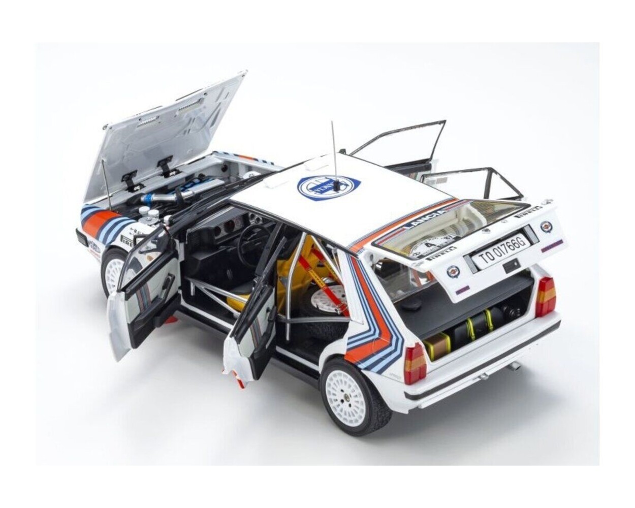 Lancia Lancia Delta HF Integrale 4WD #4 Team Lancia Winner Rally 1000 Lakes 1987 - 1:18 - Kyosho Lancia Lancia Delta HF Integrale 4WD #4 Team Lancia Winner Rally 1000 Lakes 1987 - 1:18 - Kyosho