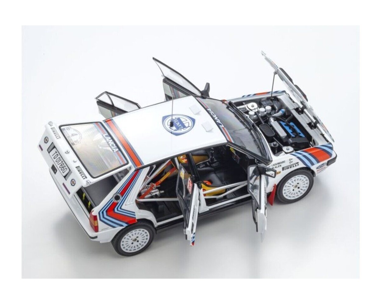 Lancia Lancia Delta HF Integrale 4WD #4 Team Lancia Winner Rally 1000 Lakes 1987 - 1:18 - Kyosho Lancia Lancia Delta HF Integrale 4WD #4 Team Lancia Winner Rally 1000 Lakes 1987 - 1:18 - Kyosho