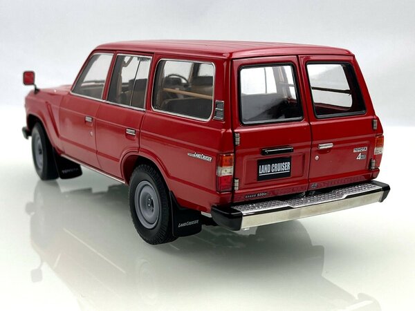 Toyota Toyota Land Cruiser 60 - 1:18 - Kyosho Toyota Toyota Land Cruiser 60 - 1:18 - Kyosho